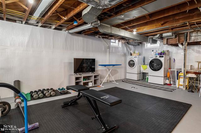 Builiding view twenty seven for 846 Lakepointe, Grosse Pointe, MI. 48230