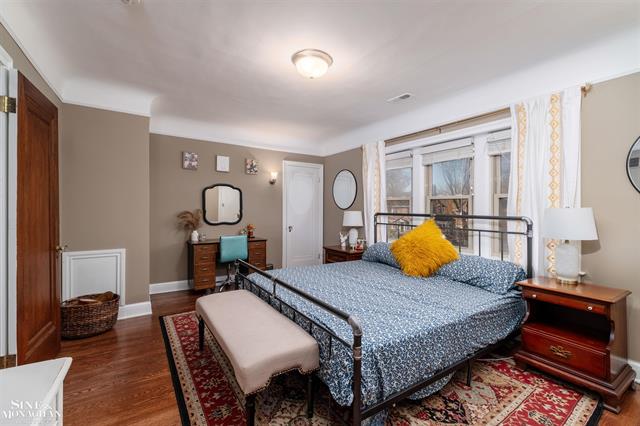 Builiding view fifteen for 976 Lakepointe, Grosse Pointe, MI. 48230