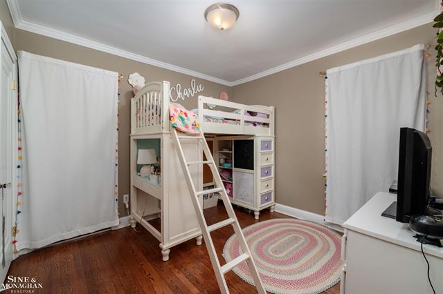 Builiding view seventeen for 976 Lakepointe, Grosse Pointe, MI. 48230