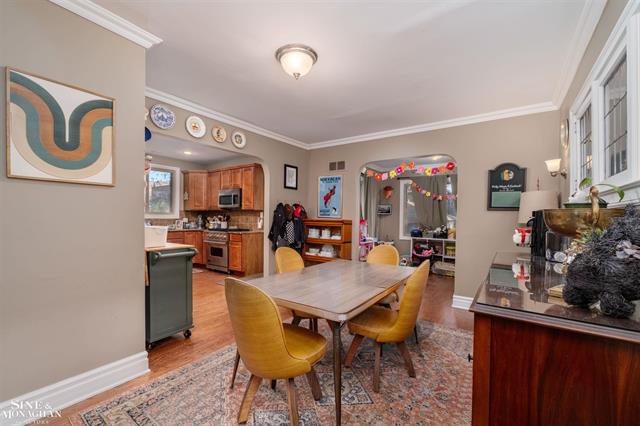 Builiding view six for 976 Lakepointe, Grosse Pointe, MI. 48230