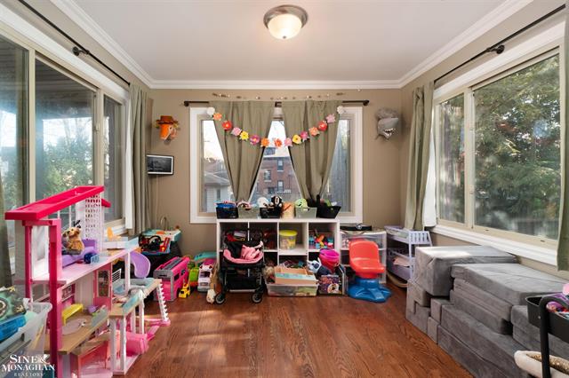 Builiding view twelve for 976 Lakepointe, Grosse Pointe, MI. 48230