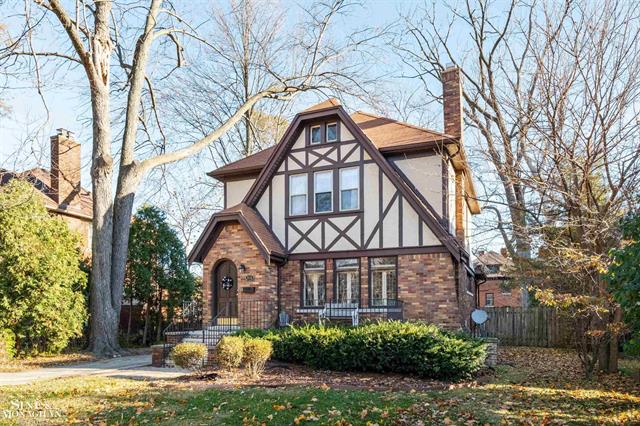 Builiding view twenty eight for 976 Lakepointe, Grosse Pointe, MI. 48230