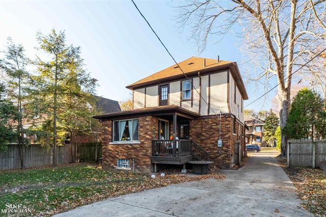 Builiding view twenty four for 976 Lakepointe, Grosse Pointe, MI. 48230