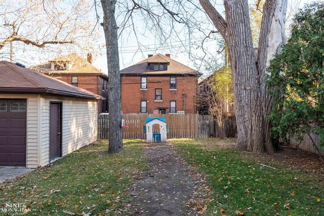 Builiding view twenty three for 976 Lakepointe, Grosse Pointe, MI. 48230