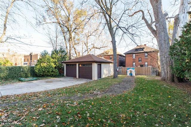 Builiding view twenty two for 976 Lakepointe, Grosse Pointe, MI. 48230