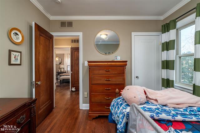 Builiding view twenty for 976 Lakepointe, Grosse Pointe, MI. 48230