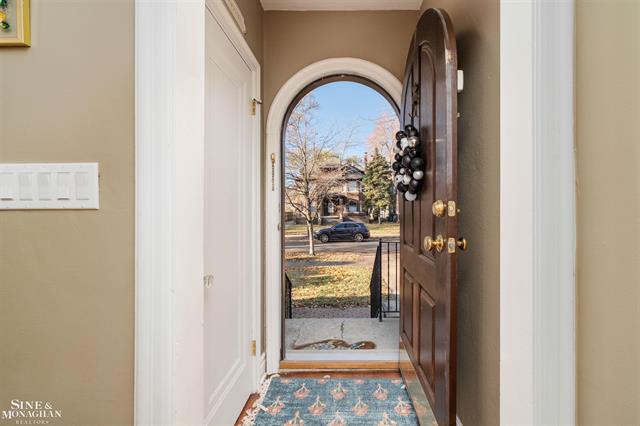 Builiding view two for 976 Lakepointe, Grosse Pointe, MI. 48230