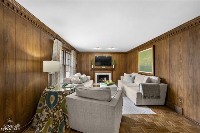 Builiding view five for 11 Wellington, Grosse Pointe, MI. 48230