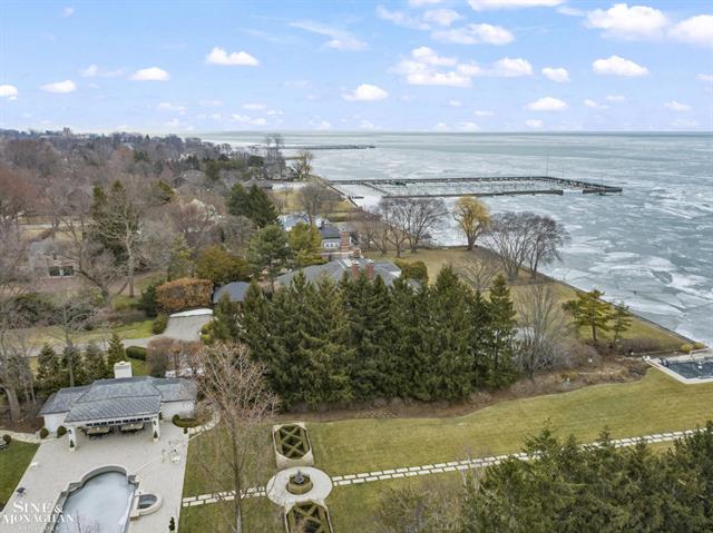 Builiding view forty six for 11 Wellington, Grosse Pointe, MI. 48230