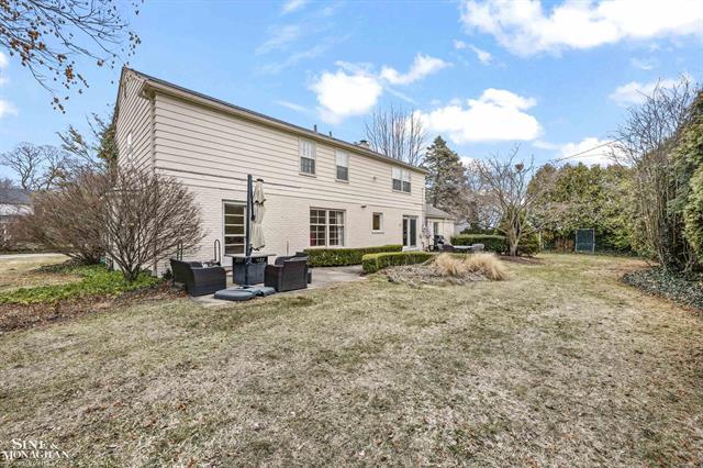 Builiding view forty for 11 Wellington, Grosse Pointe, MI. 48230