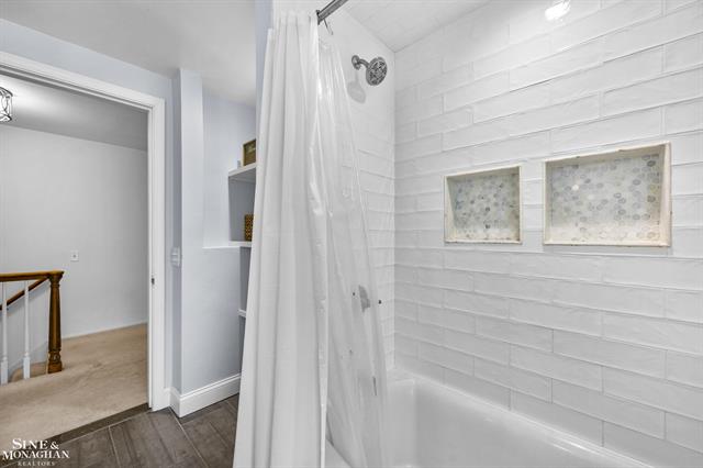 Builiding view thirty three for 11 Wellington, Grosse Pointe, MI. 48230