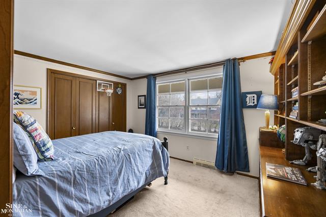Builiding view thirty for 11 Wellington, Grosse Pointe, MI. 48230