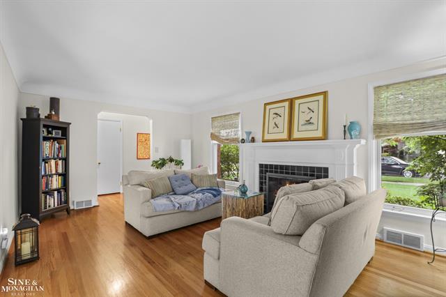 Builiding view four for 1024 Somerset, Grosse Pointe, MI. 48230