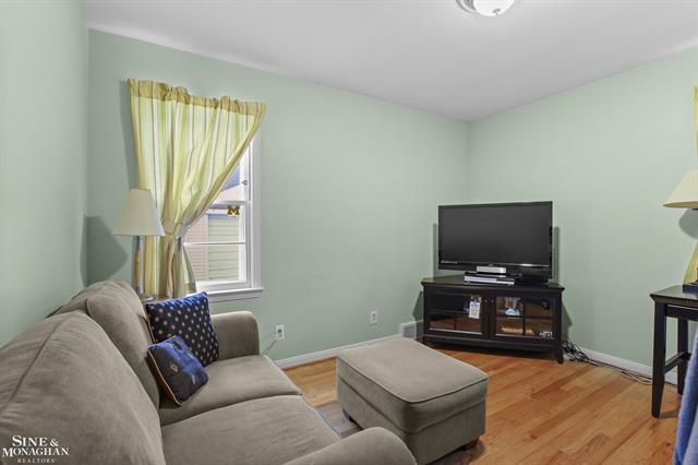 Builiding view sixteen for 1024 Somerset, Grosse Pointe, MI. 48230