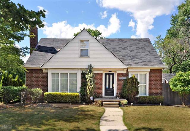 front view for 15501 E. Jefferson, Grosse Pointe, Mi. 48230