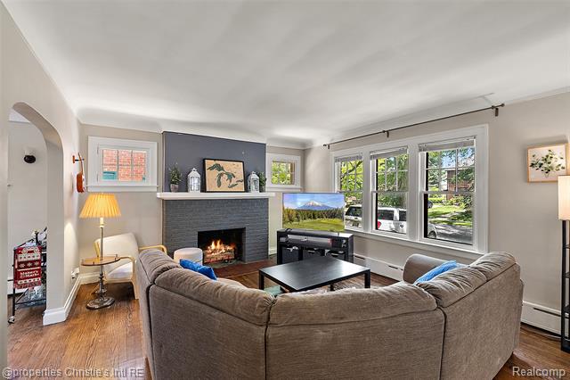 Builiding view seven for 1251 Bishop, Grosse Pointe, MI. 48230