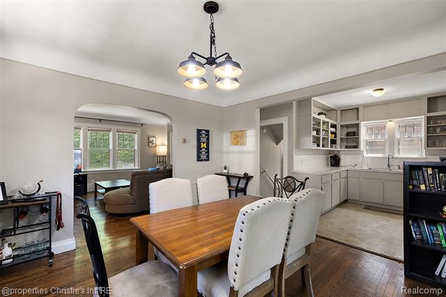 Builiding view seventeen for 1251 Bishop, Grosse Pointe, MI. 48230