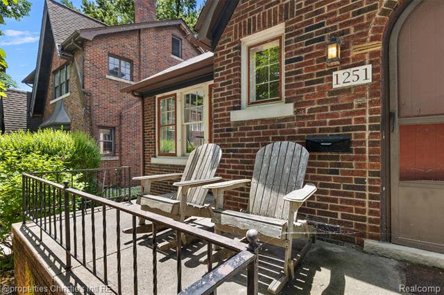 Builiding view two for 1251 Bishop, Grosse Pointe, MI. 48230