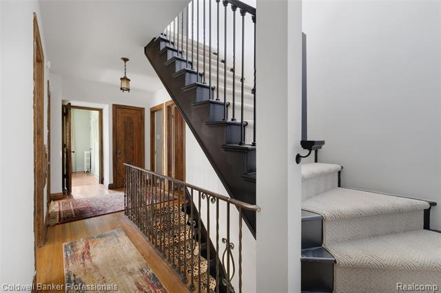 Builiding view forty four for 1377 Harvard, Grosse Pointe, MI. 48230