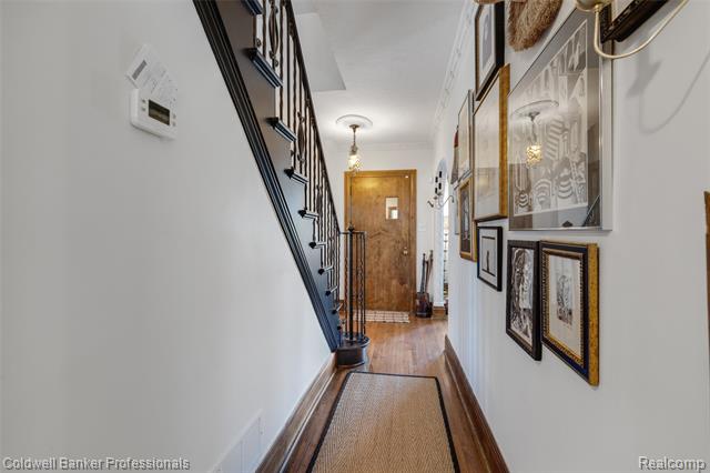 Builiding view sixteen for 1377 Harvard, Grosse Pointe, MI. 48230