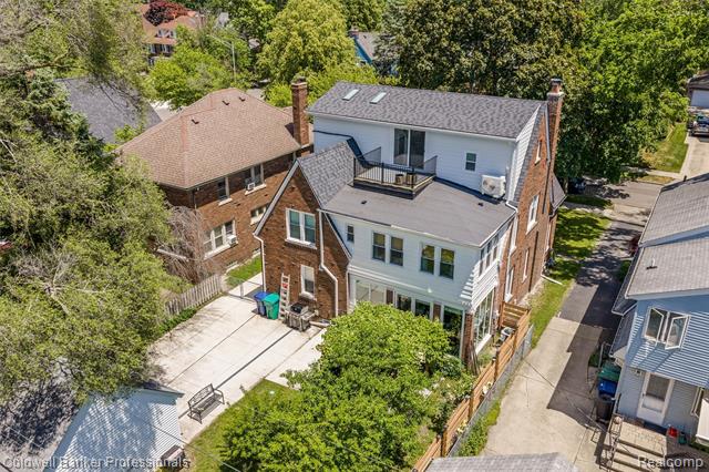 Builiding view sixty four for 1377 Harvard, Grosse Pointe, MI. 48230