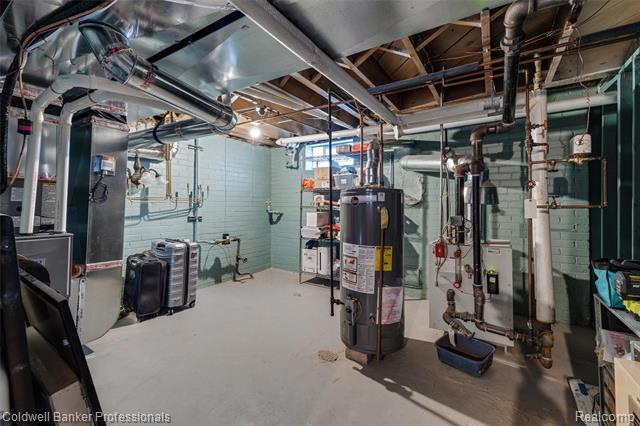 Builiding view sixty one for 1377 Harvard, Grosse Pointe, MI. 48230