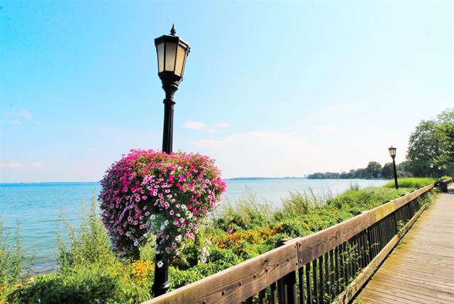 Builiding view eighty seven for 801 Park Lane, Grosse Pointe, MI. 48230