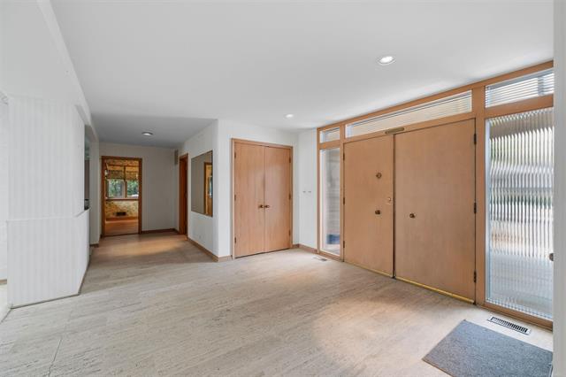 Builiding view eleven for 801 Park Lane, Grosse Pointe, MI. 48230