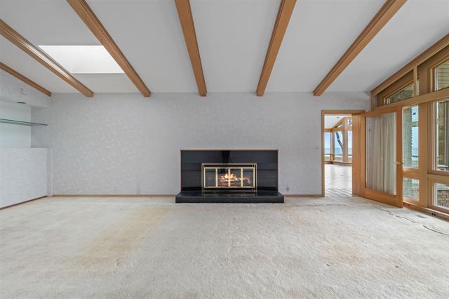 Builiding view fifteen for 801 Park Lane, Grosse Pointe, MI. 48230