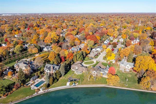 Builiding view fifty eight for 801 Park Lane, Grosse Pointe, MI. 48230