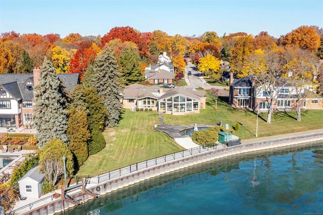 Builiding view fifty nine for 801 Park Lane, Grosse Pointe, MI. 48230