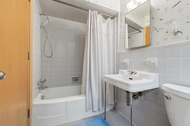 Builiding view forty four for 801 Park Lane, Grosse Pointe, MI. 48230