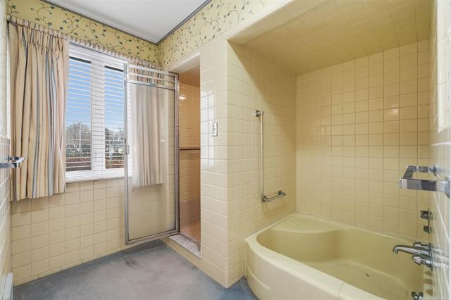 Builiding view forty for 801 Park Lane, Grosse Pointe, MI. 48230