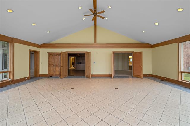 Builiding view nineteen for 801 Park Lane, Grosse Pointe, MI. 48230