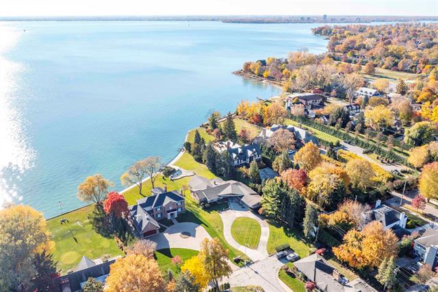 Builiding view one for 801 Park Lane, Grosse Pointe, MI. 48230