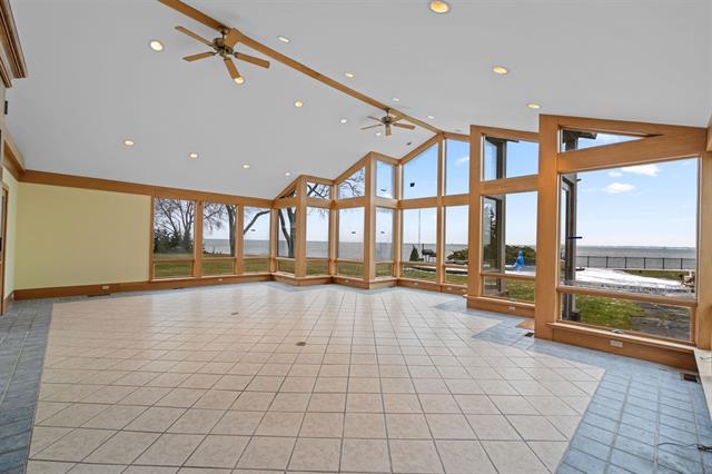 Builiding view seventeen for 801 Park Lane, Grosse Pointe, MI. 48230