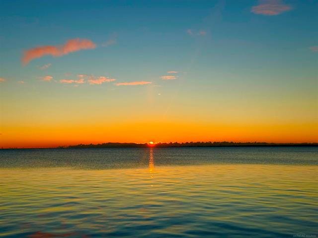 Builiding view seventy four for 801 Park Lane, Grosse Pointe, MI. 48230