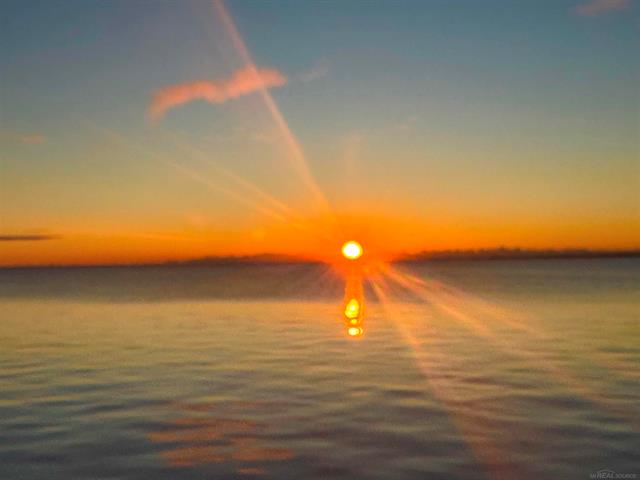 Builiding view seventy six for 801 Park Lane, Grosse Pointe, MI. 48230