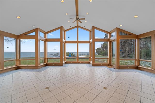 Builiding view sixteen for 801 Park Lane, Grosse Pointe, MI. 48230