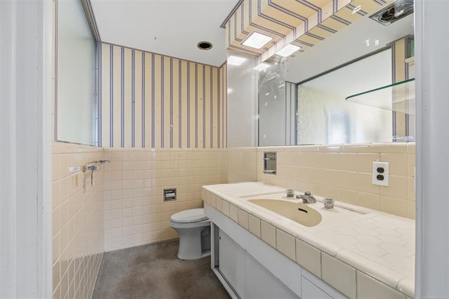 Builiding view thirty eight for 801 Park Lane, Grosse Pointe, MI. 48230