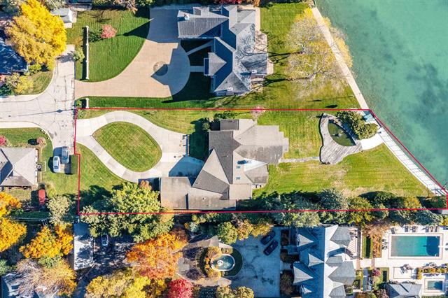 Builiding view three for 801 Park Lane, Grosse Pointe, MI. 48230