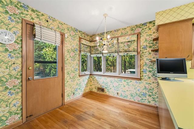 Builiding view twenty eight for 801 Park Lane, Grosse Pointe, MI. 48230