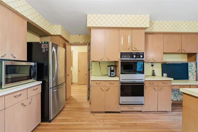 Builiding view twenty seven for 801 Park Lane, Grosse Pointe, MI. 48230