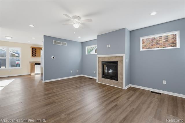 Builiding view five for 23389 Easterling, Hazel Park, MI. 48030