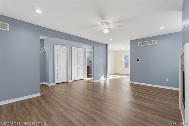 Builiding view six for 23389 Easterling, Hazel Park, MI. 48030