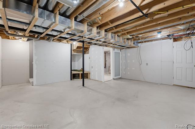 Builiding view thirty four for 23389 Easterling, Hazel Park, MI. 48030