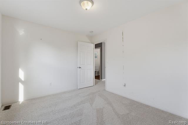 Builiding view thirty one for 23389 Easterling, Hazel Park, MI. 48030