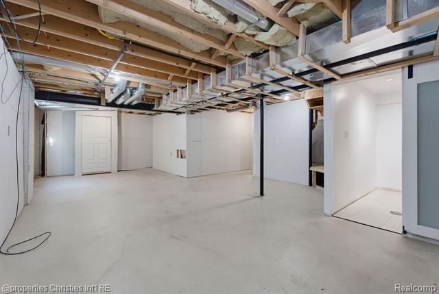 Builiding view thirty six for 23389 Easterling, Hazel Park, MI. 48030