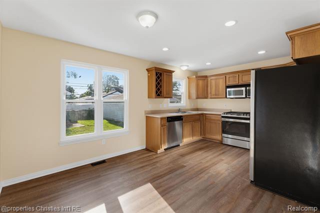 Builiding view twelve for 23389 Easterling, Hazel Park, MI. 48030