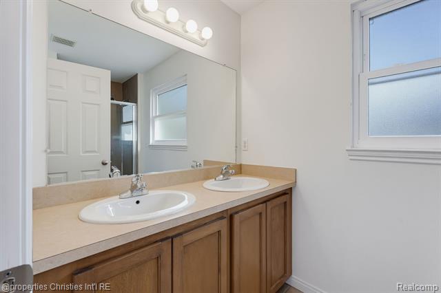 Builiding view twenty eight for 23389 Easterling, Hazel Park, MI. 48030
